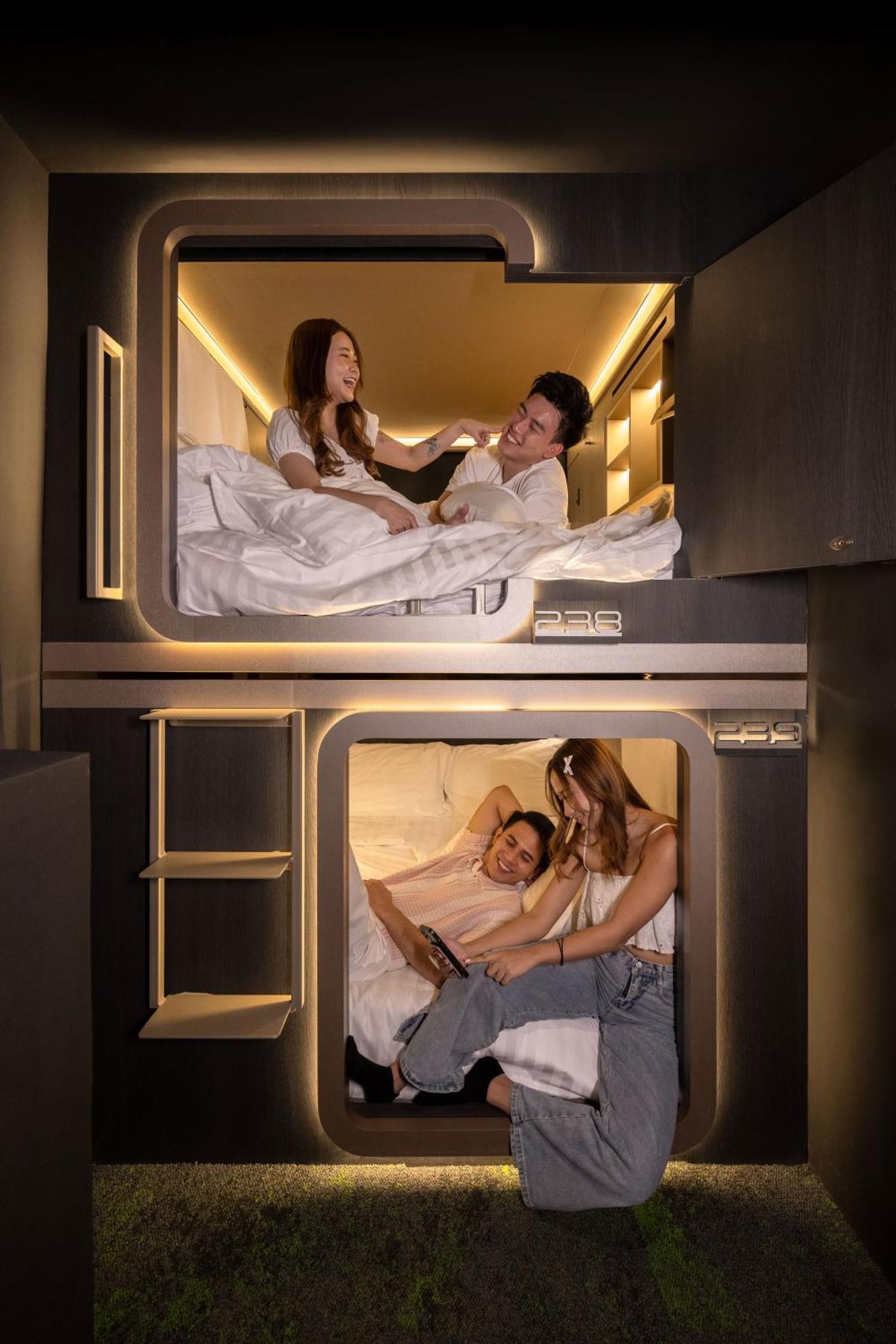 Cube Social Boutique Capsule Hotel At Boat Quay Singapura Luaran gambar