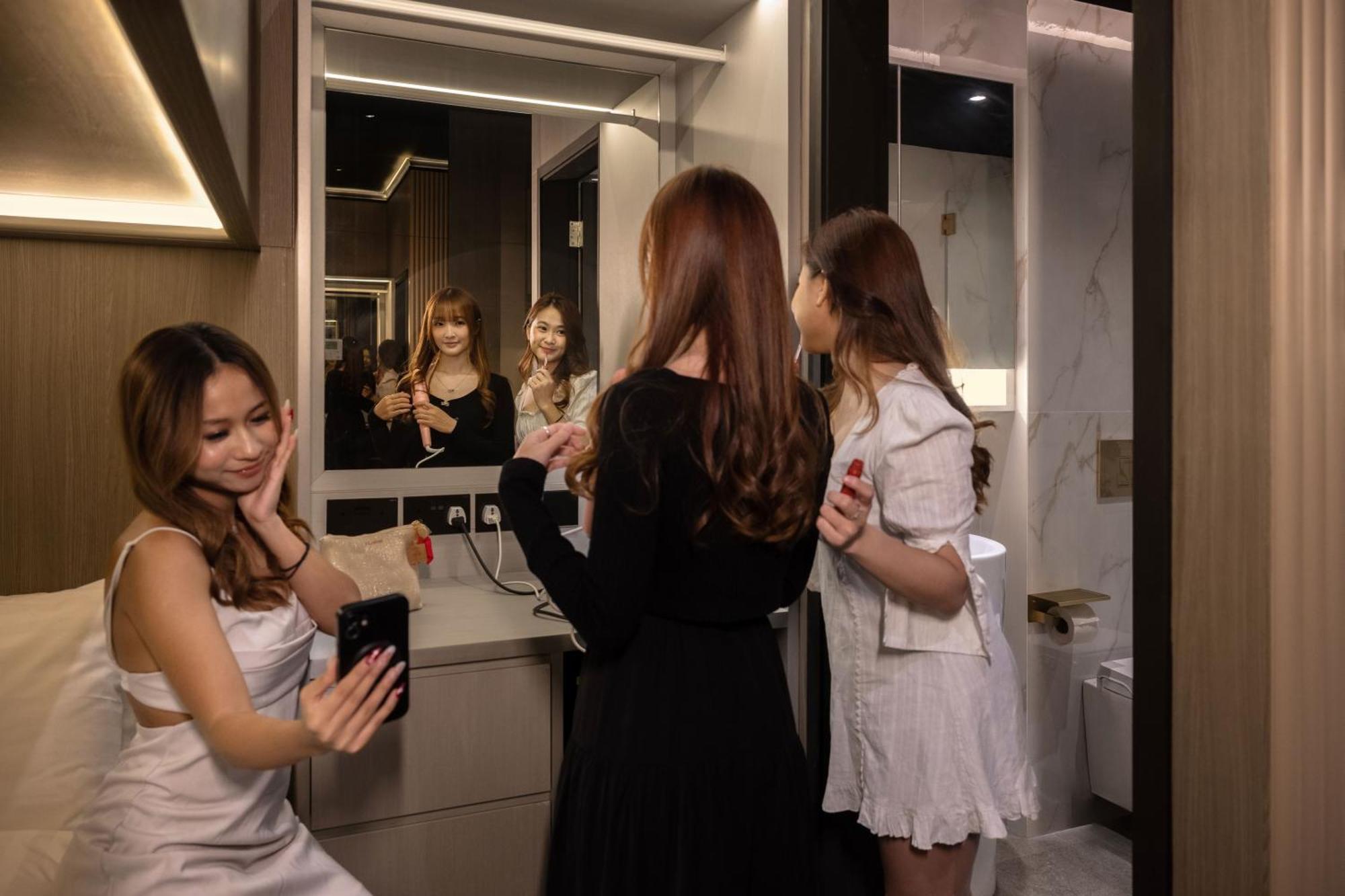 Cube Social Boutique Capsule Hotel At Boat Quay Singapura Luaran gambar