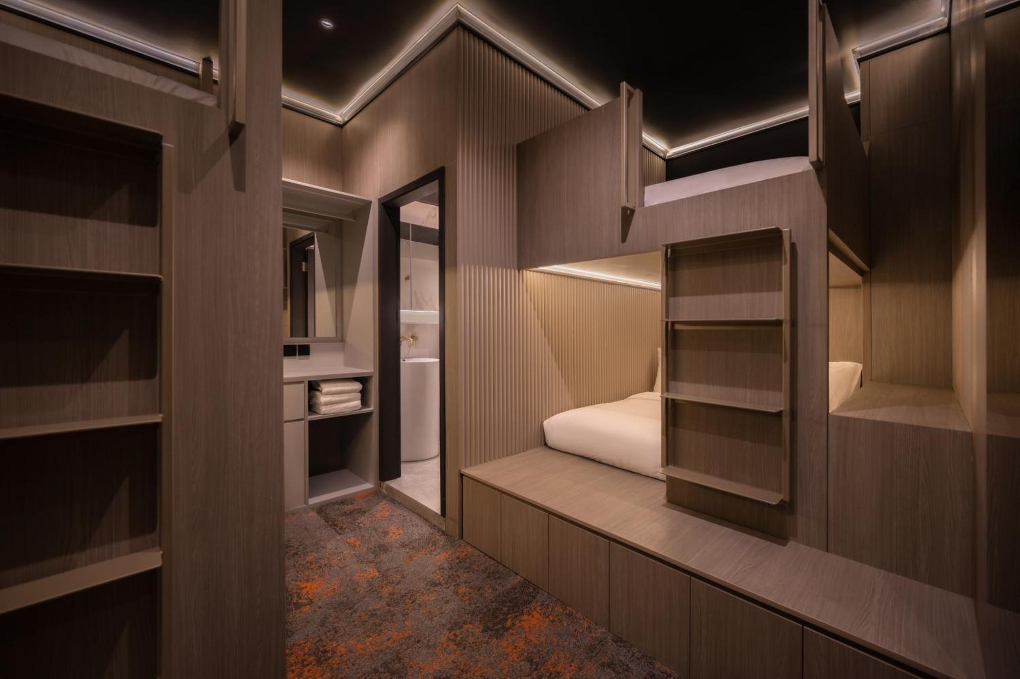 Cube Social Boutique Capsule Hotel At Boat Quay Singapura Luaran gambar