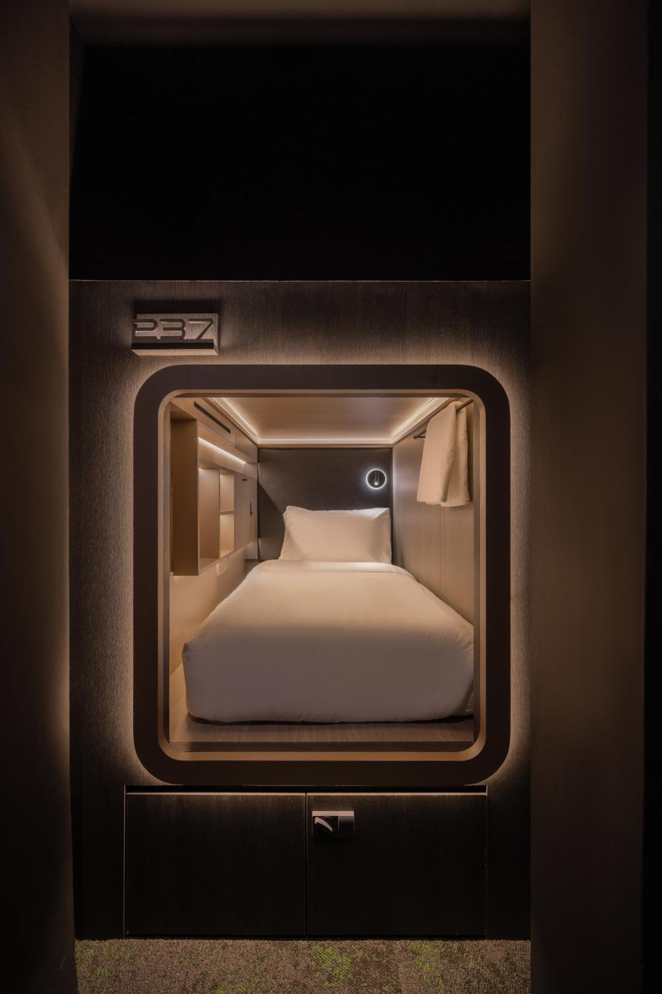Cube Social Boutique Capsule Hotel At Boat Quay Singapura Luaran gambar