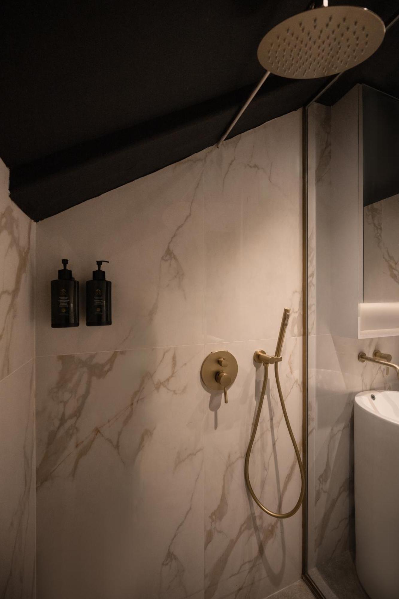 Cube Social Boutique Capsule Hotel At Boat Quay Singapura Luaran gambar