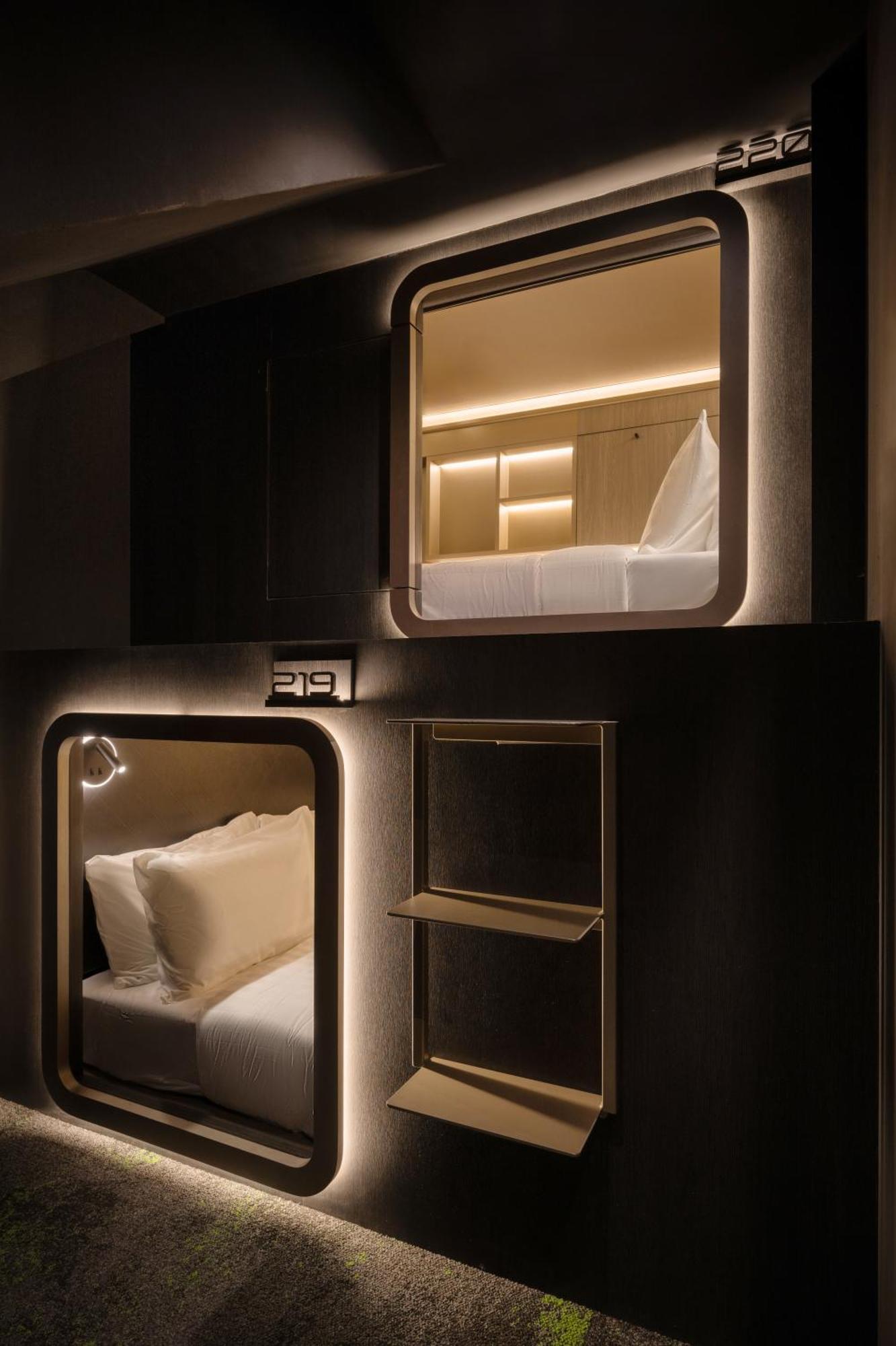 Cube Social Boutique Capsule Hotel At Boat Quay Singapura Luaran gambar