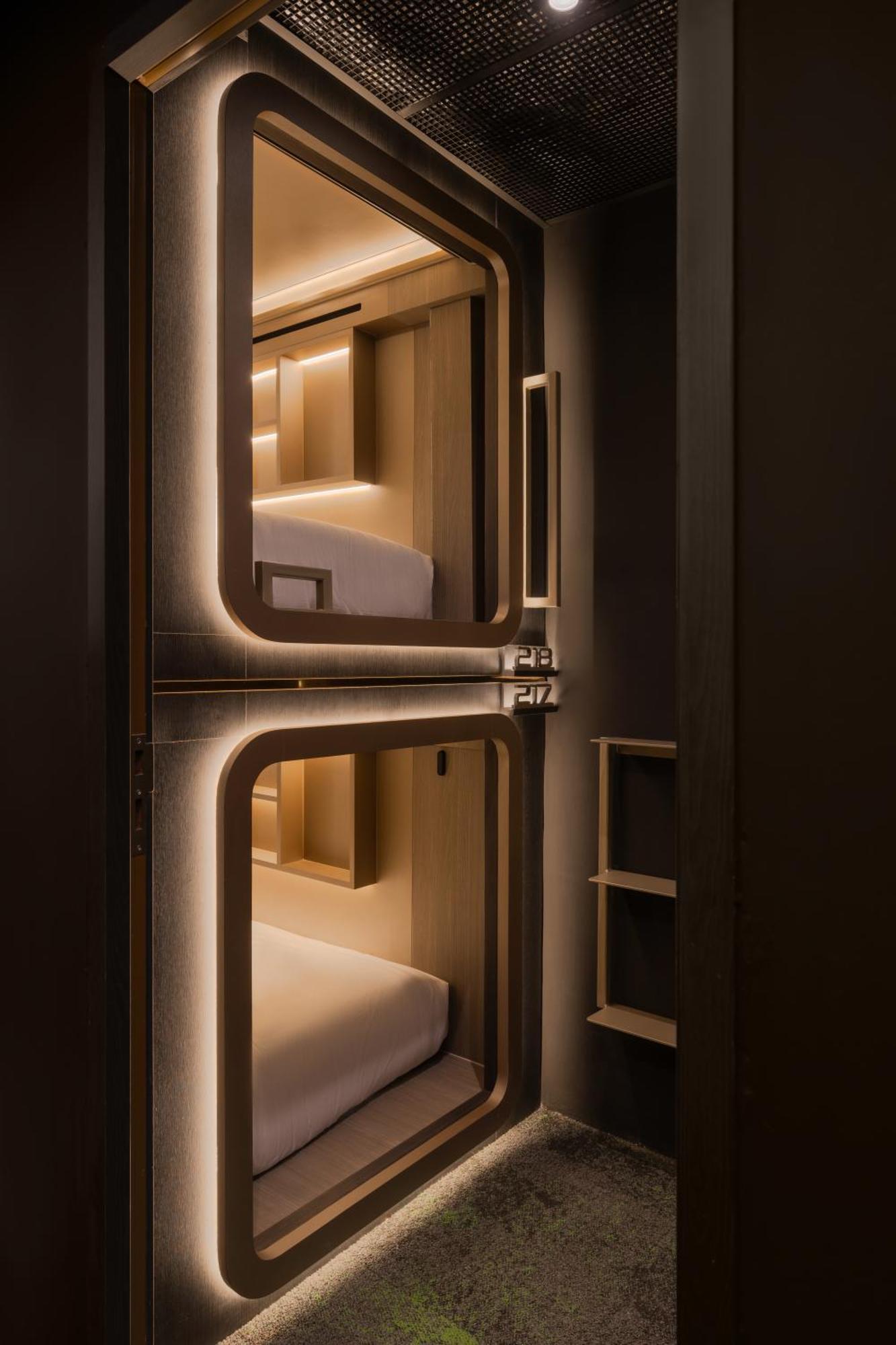 Cube Social Boutique Capsule Hotel At Boat Quay Singapura Luaran gambar